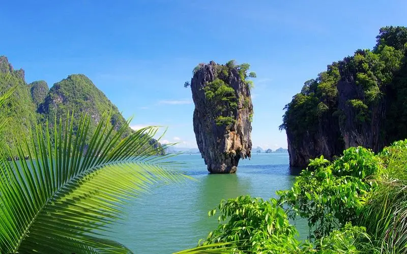 James Bond Island + Phi Phi Islands tour by Speedboat with Sea Canoe