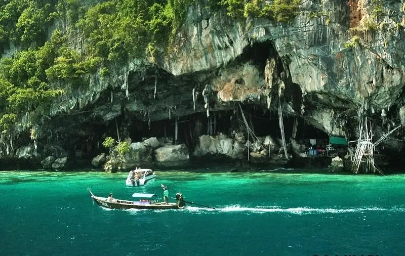 Phi Phi + Bamboo Islands by Catamaran